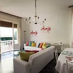Flamingo & Cactus By The Sea Apartment