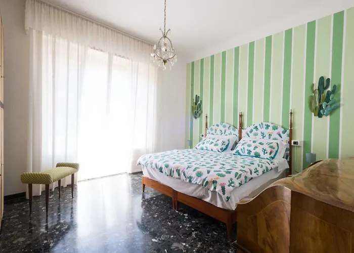 Flamingo & Cactus By The Sea * 레반토