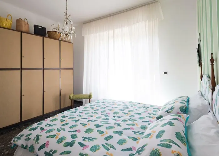 Flamingo & Cactus By The Sea 아파트