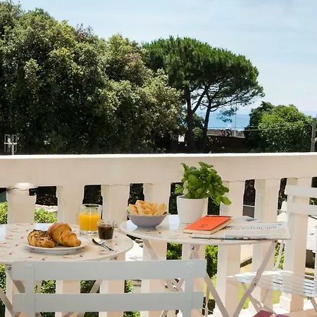 Flamingo & Cactus By The Sea Apartment Levanto