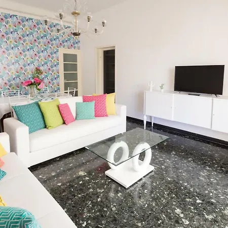 Flamingo & Cactus By The Sea Apartment *